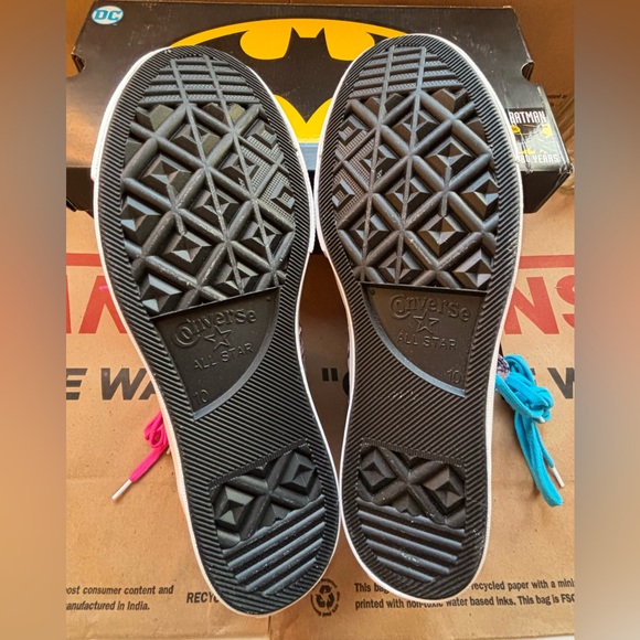 Converse Chuck Taylor Hi-Tops - Picture 11 of 12